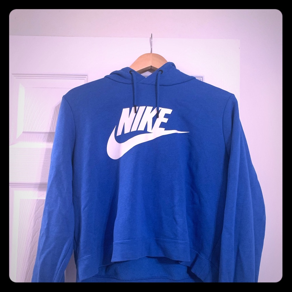 Nike Woman’s cropped hoodie. Sz XL